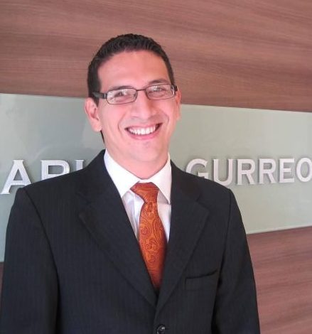 Dr. Carlos Gurreonero