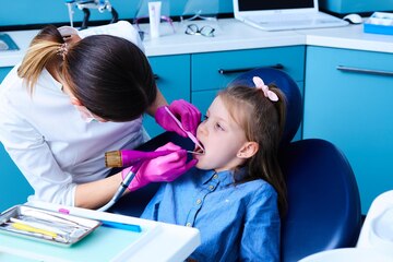Dental Cleanings for Kids: What to Expect at Their First Visit